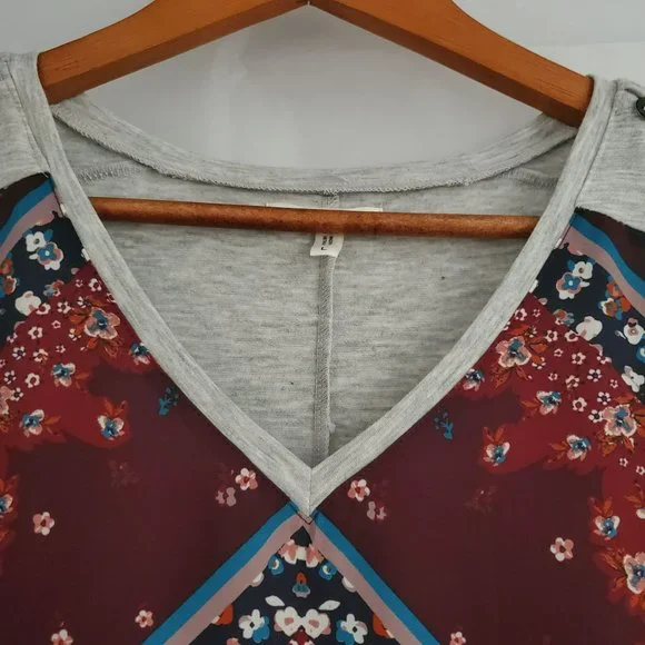 Maurices Women's Floral Multi-Print Sleeveless V-Neck Top Heather Gray/Red Large - Picture 6 of 12